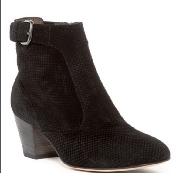 Aquatalia France Perforated Suede Ankle Booties Heeled Black Ankle Zip Sz 9.5 - Picture 1 of 16